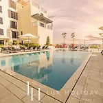 Lux - The La Mer Sea View Suite 3